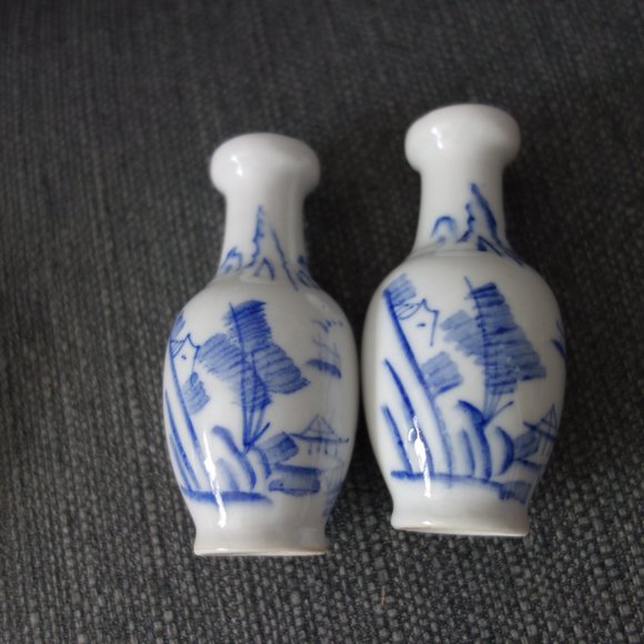 Mini Ceramic Vases (Includes Two of Each Style,  4 in Total) - Picture 11 of 14